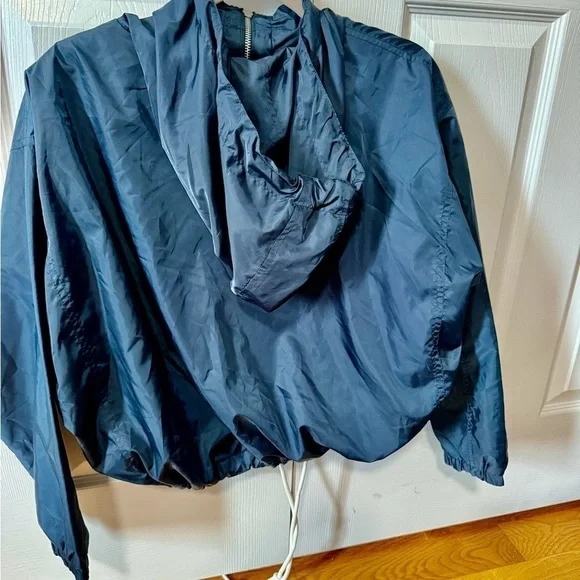 Women Forever 21 New Crop Rain Jacket Size S​​​​​​​​​​​​ - Picture 2 of 4